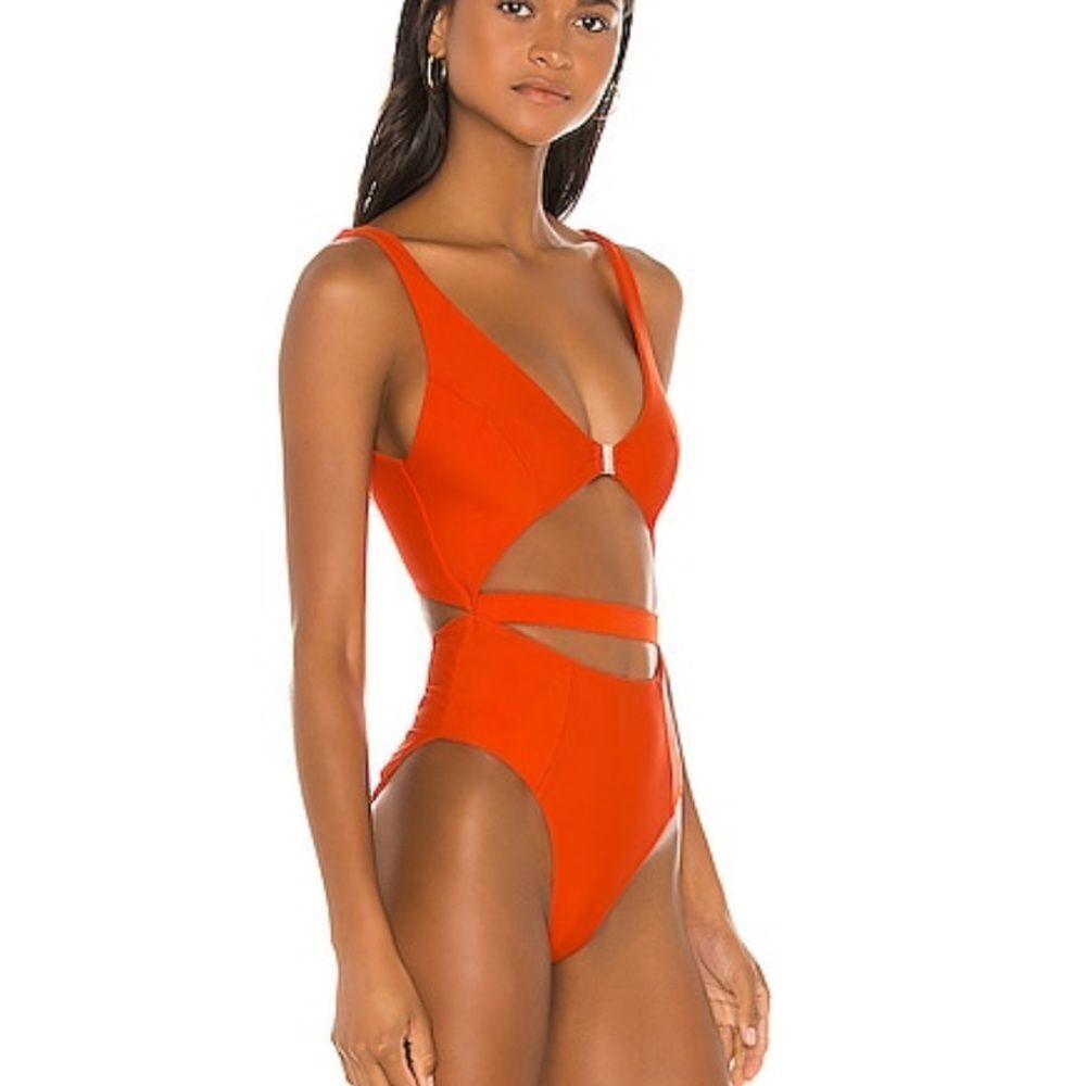 Lovewave Gin One Piece Hot Papaya
Vibrant Orange Cutout Swimsuit Revolve NWOT L - Picture 2 of 8